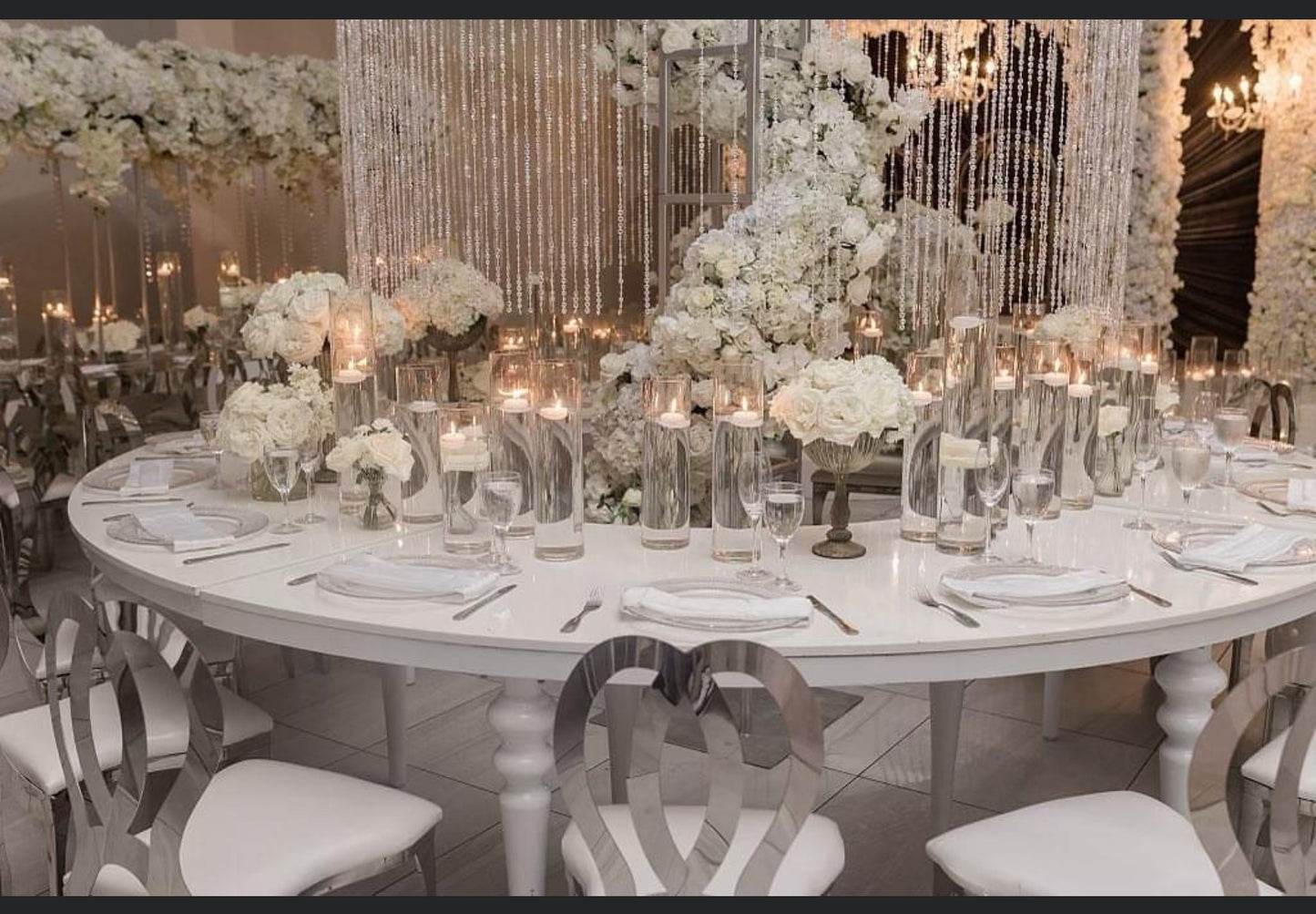 White serpentine table