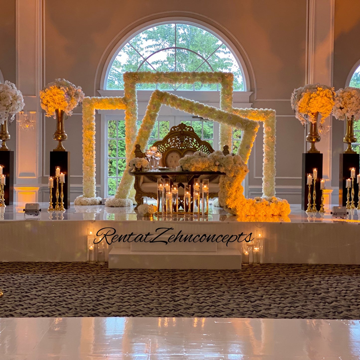 PEDESTALS BLACK