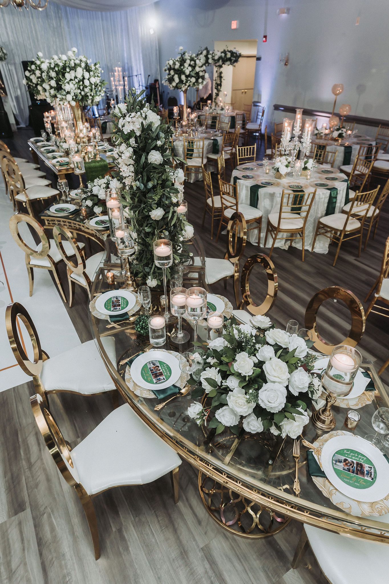 Serpentine gold table per piece