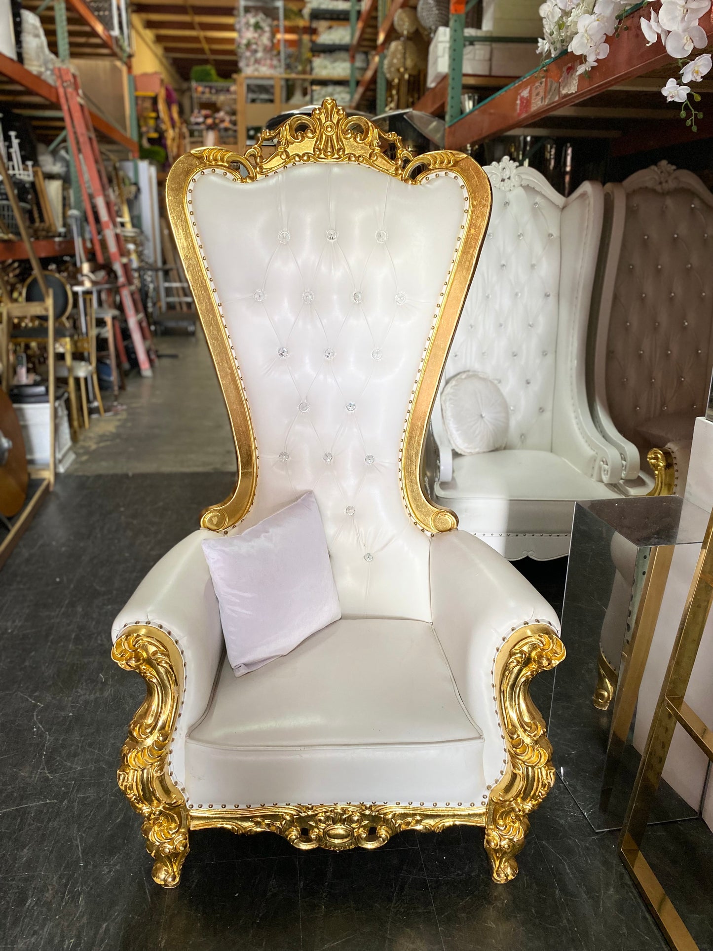 THRONE CHAIR GOLD
