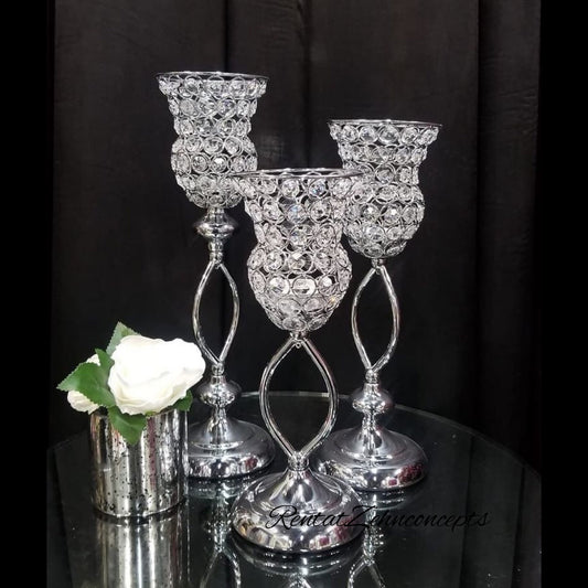 8 shaped silver candle holder accent